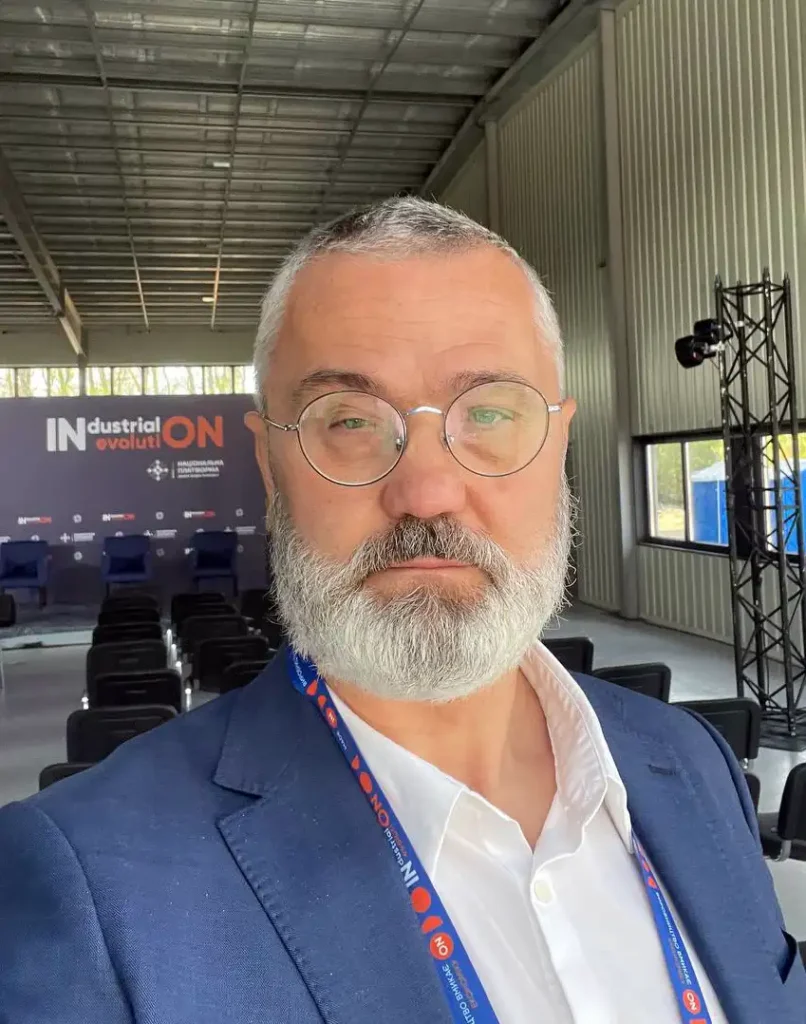 Адвокат в Києві: юридична консультація photo 2025 05 06 11 54 42 806x1024